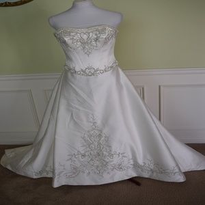 Davinci Ivory Corset Lace up Wedding Dress